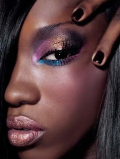 http://4.bp.blogspot.com/_8KocJ7Z1SLk/SpgnpVCIZfI/AAAAAAAADuo/LuIuyALU368/s320/metallic_eye_makeup-2680.jpg