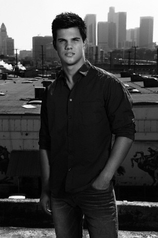 [Taylor-Lautner-Mens-Health-2.jpg]