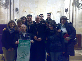 Il Gruppo Giovani con l'arcivescovo