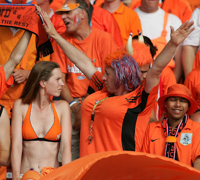 Holland female soccer fans