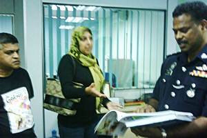 Kedah Ke Kl Akibat Kartun Baru Zunar Di Tahan Padan Mukaaa