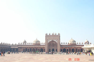 The vast central open square in Fatehpur Sikri