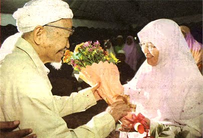 http://4.bp.blogspot.com/_8WAr1yHNOaM/TBuKzAXqdLI/AAAAAAAABgs/S-k3P-z4AmI/s1600/naskhah+cinta.jpg