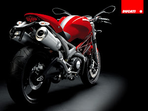 Ducati Monster 696 R