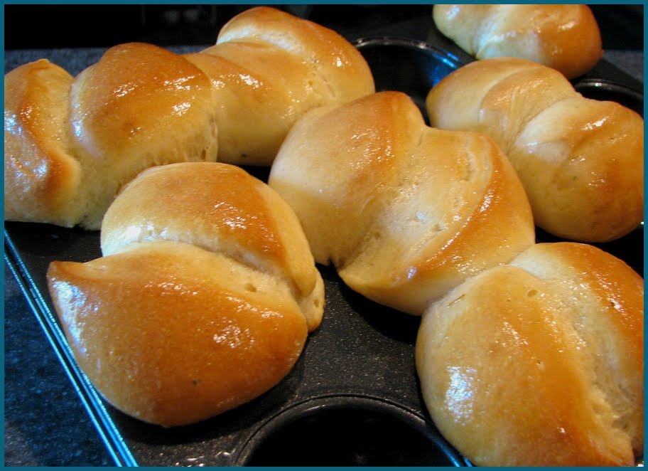 Fat Johnny's Front Porch Lambert's Throwed Rolls