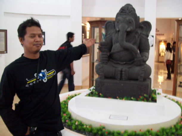 [ganesha_resize.JPG]
