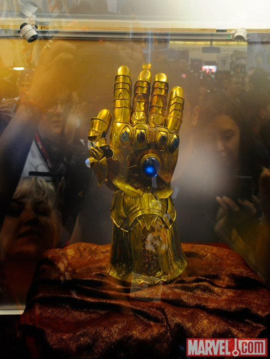 Infinity Gauntlet Replica