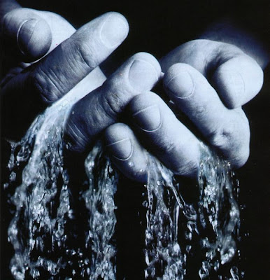 VIGURI!!!! Agua+entre+las+manos