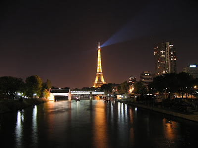 Eiffel Tower Seine Night Pictures on The Eiffel Tower And The Seine At Night Looking East From The Pont De