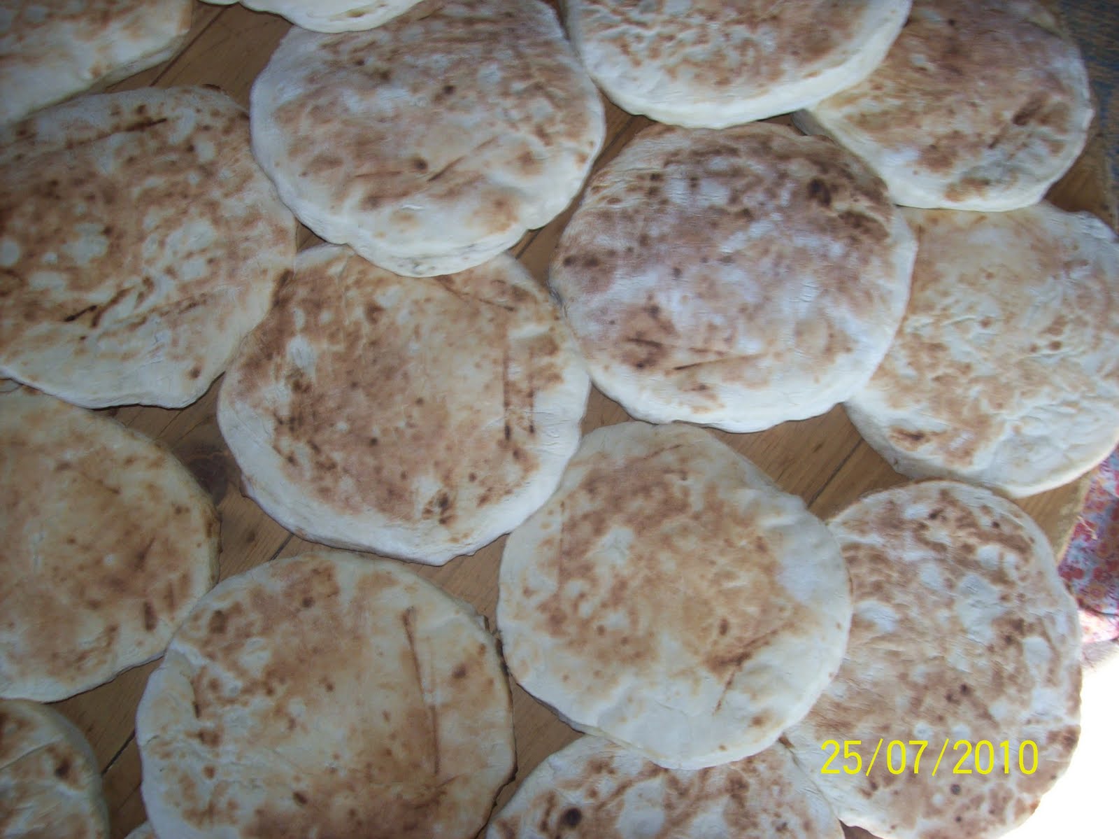 YÖRESEL HAMURLU EKMEK Açsan GEL