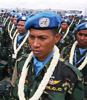 troops-+cambodian+deminers+to+sudan+in+april+2006.jpg