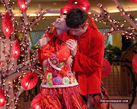 chinese new year couple kiss card