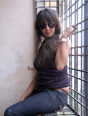 Actress Sanjana Hot HQ Photos Gallery