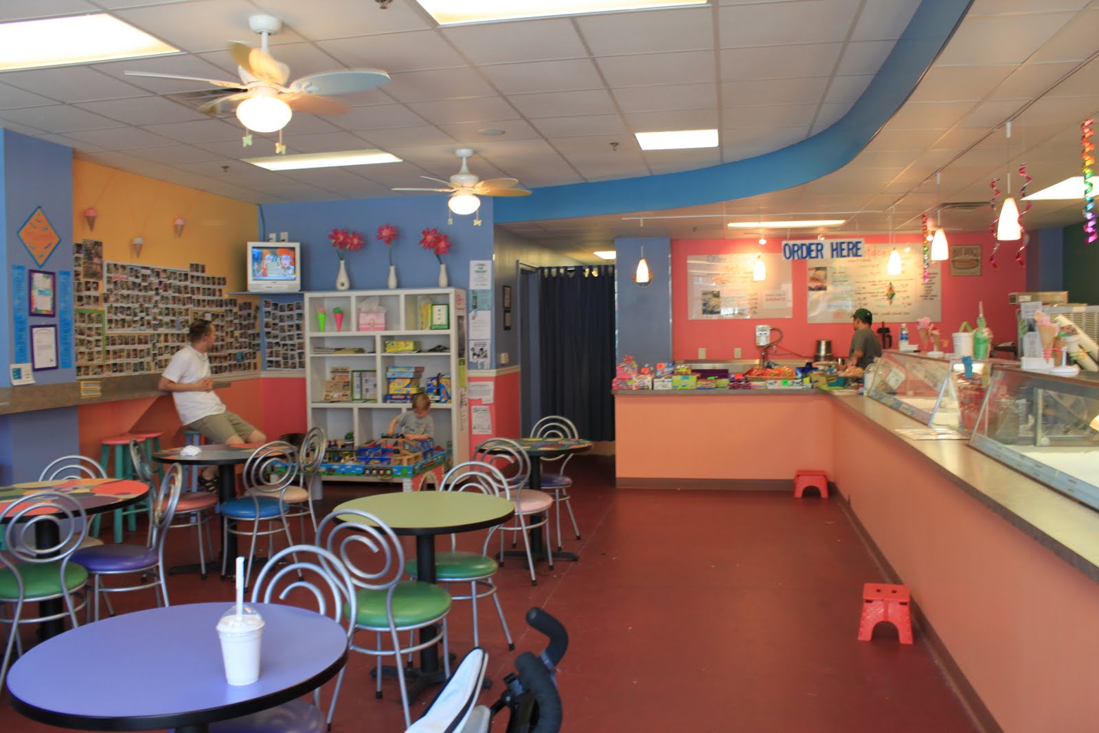 Mom in the Triangle (formerly MiCH) Lickity Split Ice Cream & Hot Dogs