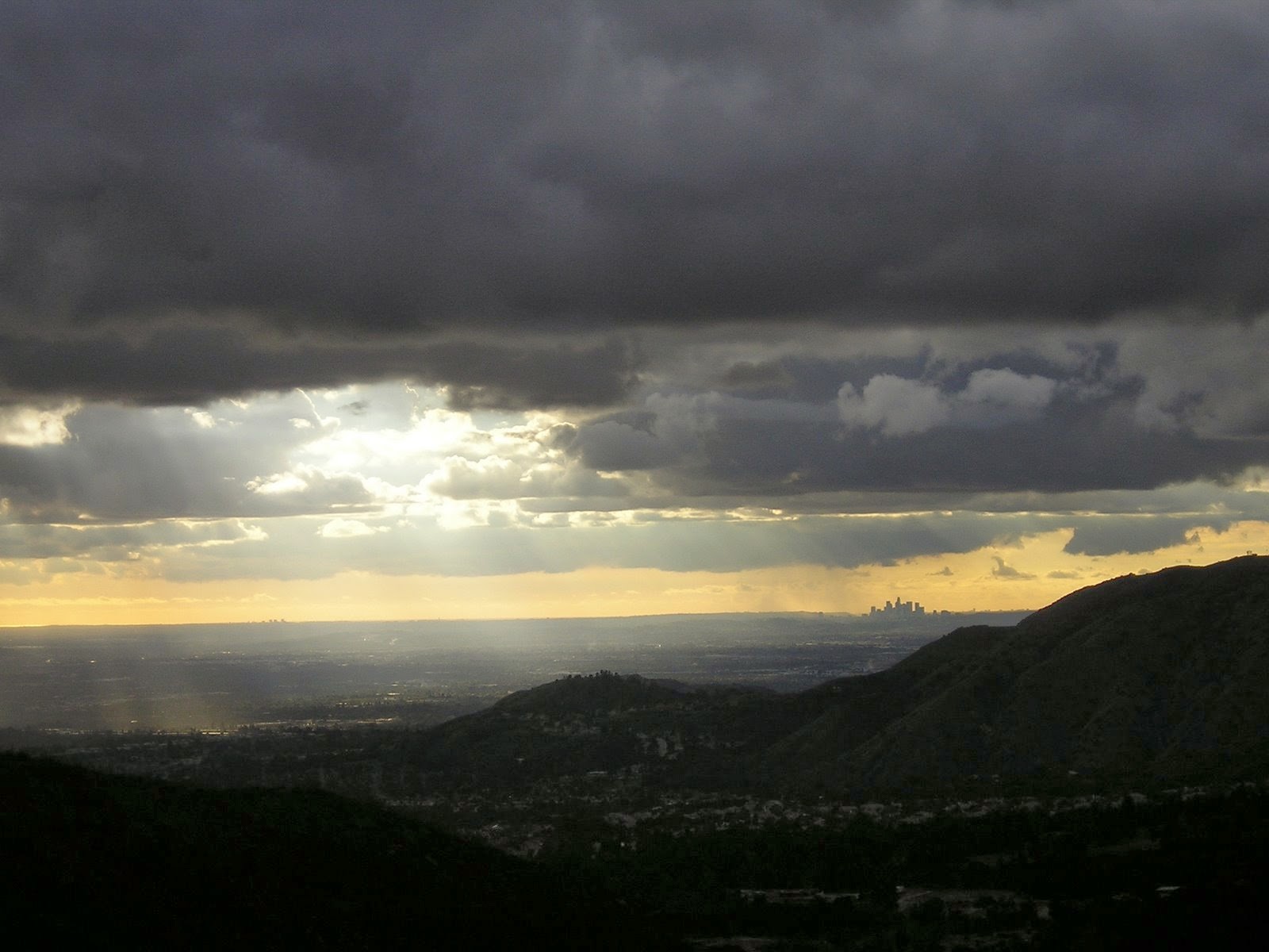 [view+of+LA.JPG]