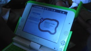 [Khairat+playing+with+Etoys.jpg]