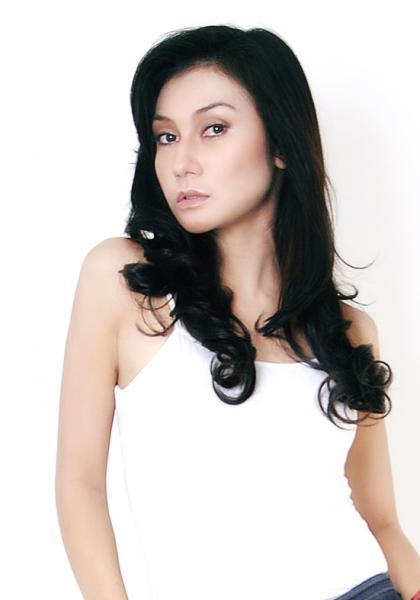 House Horny: TanteTante Putty Noor Sexy Actress Indonesian House Horny: TanteTante Putty Noor Sexy Actress Indonesian