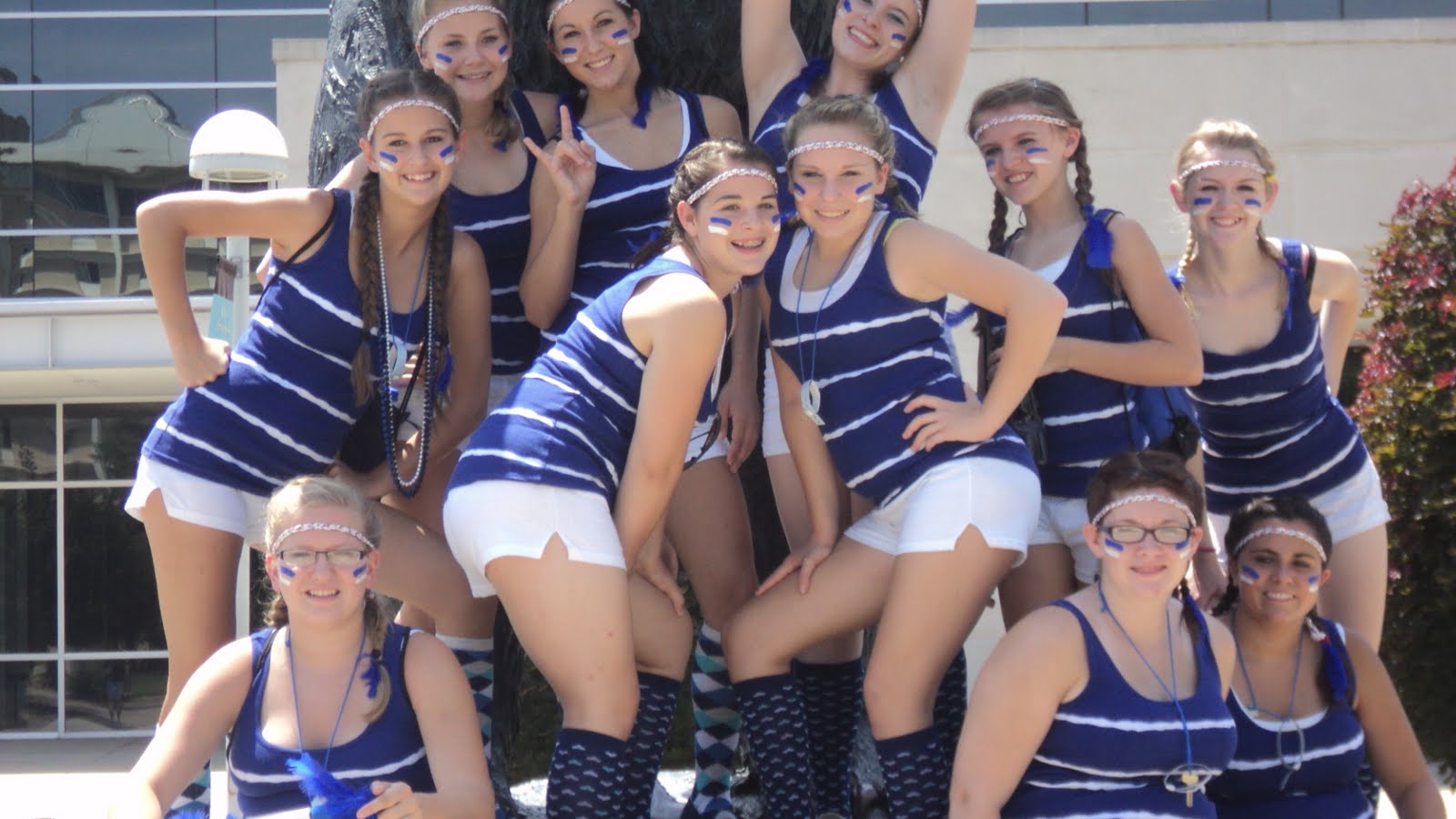 Uca Cheerleaders