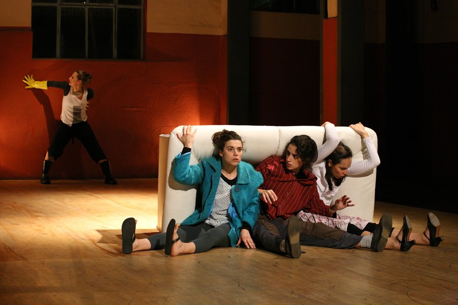 [qualquersofa900x600.jpg]