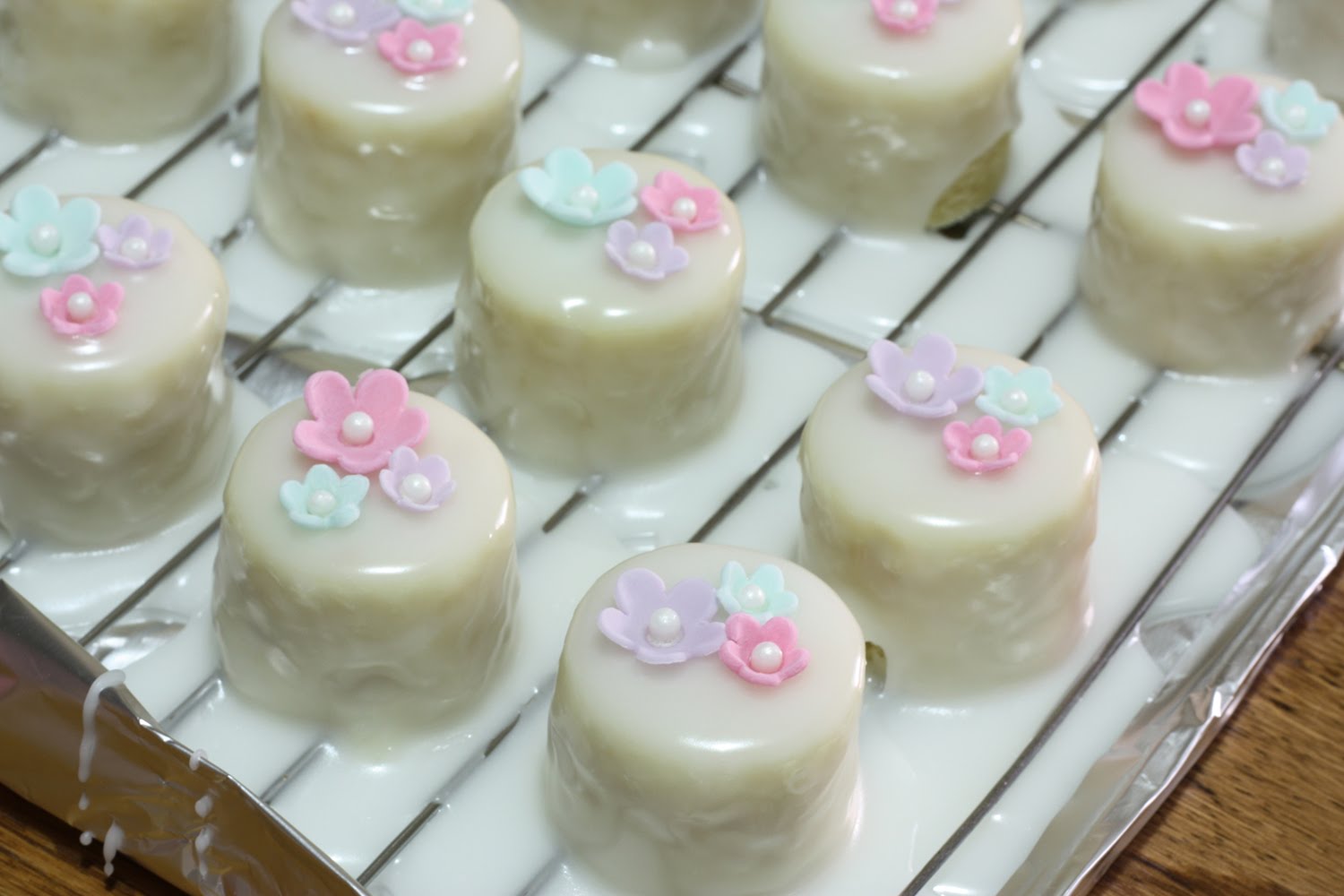 petit fours easy petit fours recipe dishmaps petit fours easy petit fours recipe dishmaps