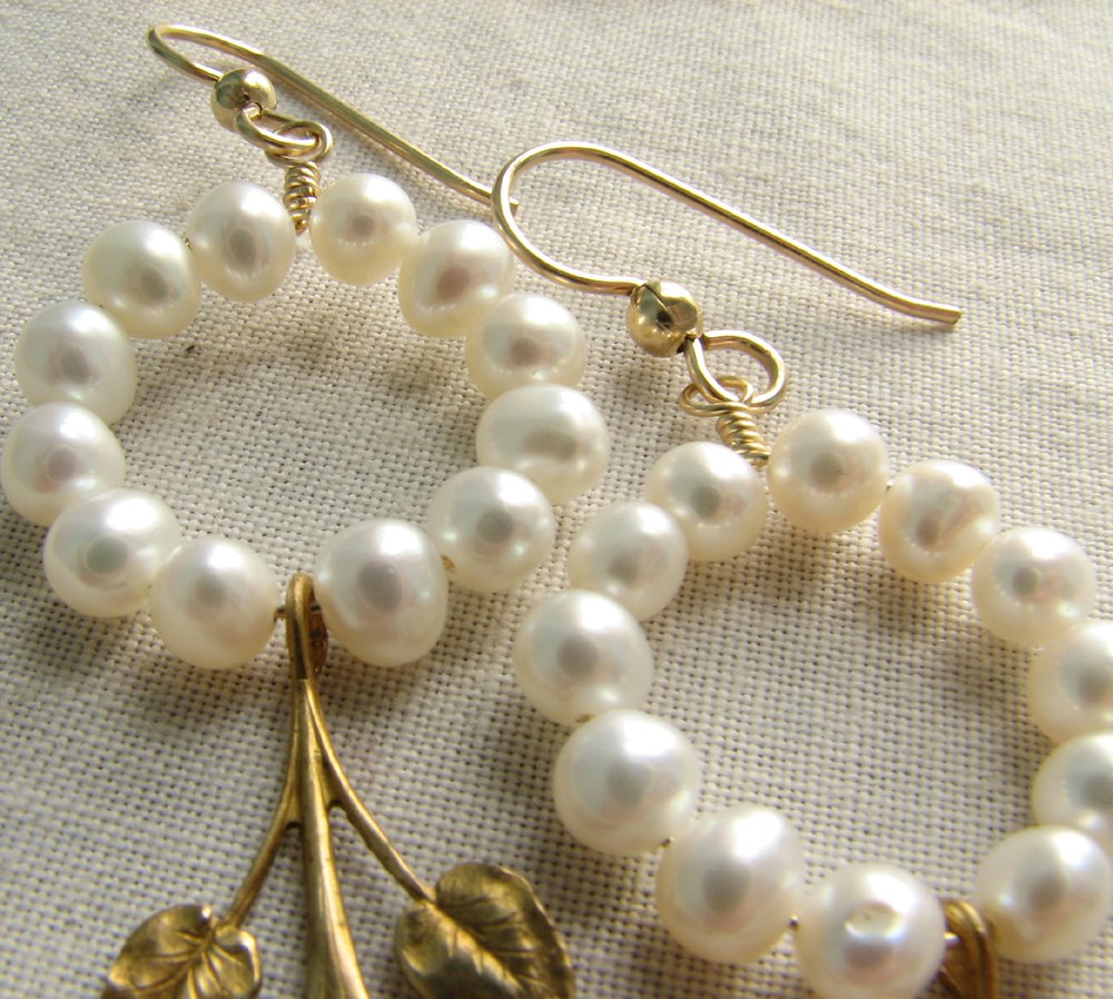 [Leaves+and+pearls+3.jpg]