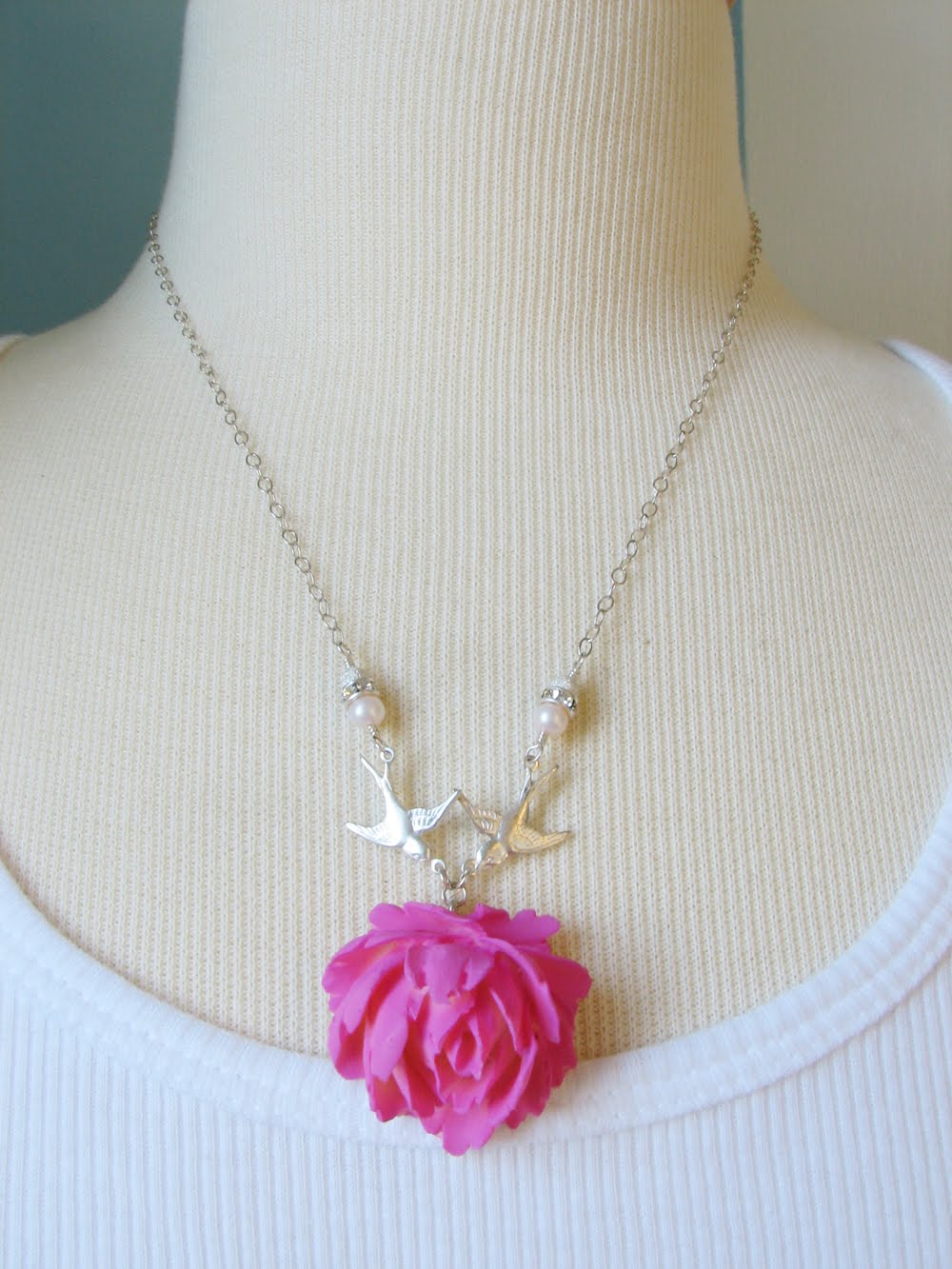 [Just+Lovely+Necklace5.jpg]