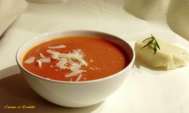 [Paradicsomos+sütőtök+krémleves+parmezánnal.jpg]