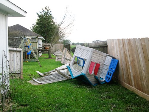[backyardfence.jpg]
