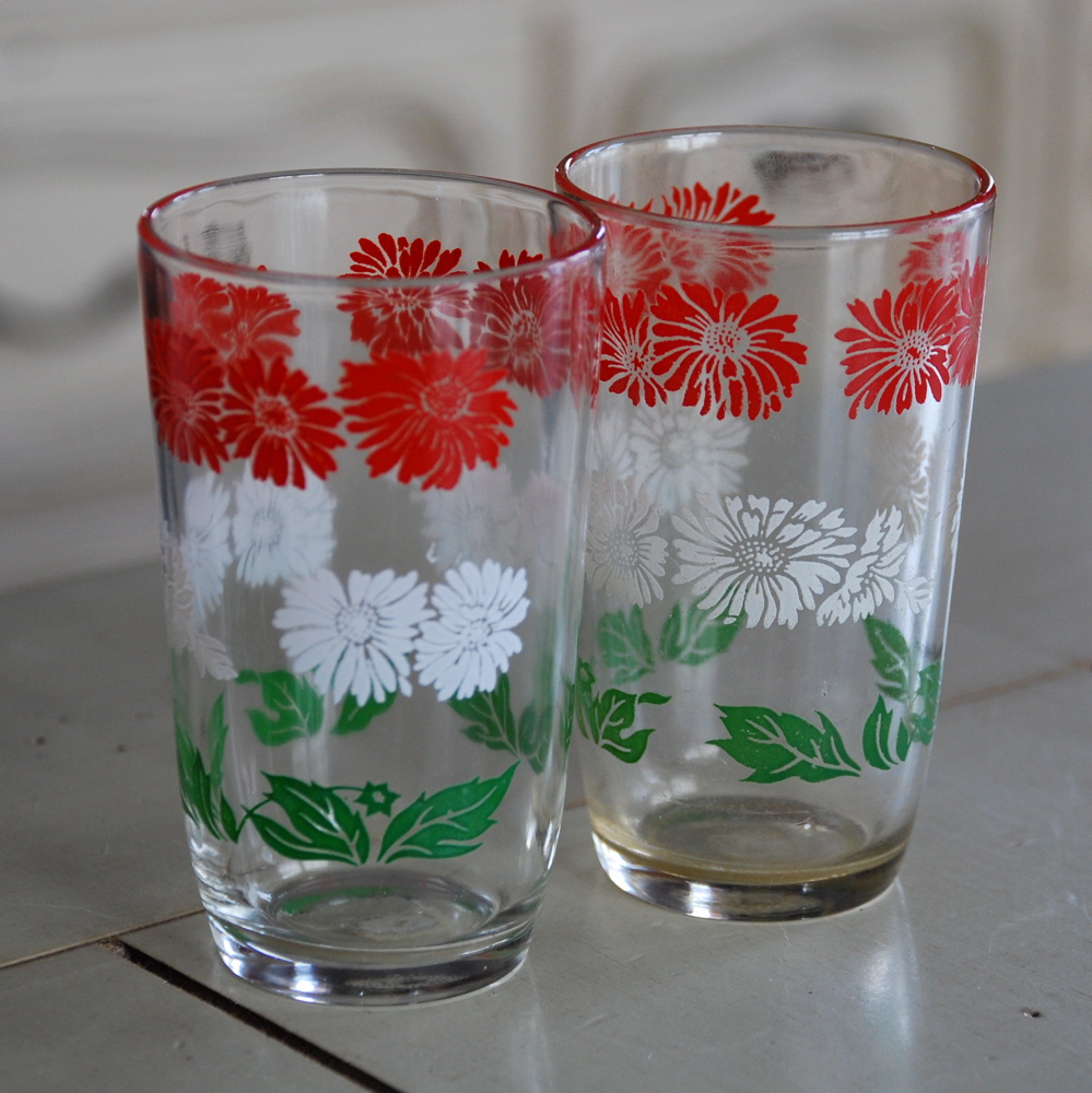 { the vintage wren } { vintage juice glass l..o..v..e }