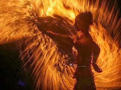 Dances_with_fire_7.jpg
