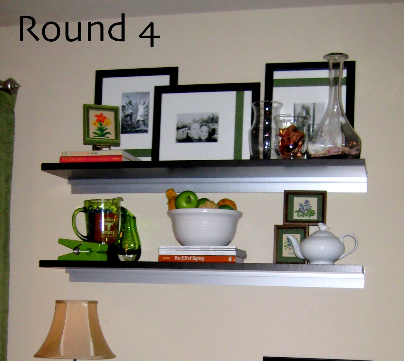 Decorating a bookshelf C R A F T