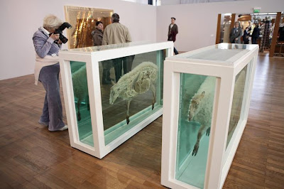 http://4.bp.blogspot.com/_94MHBXuNWGg/S7Y3qZ4yFmI/AAAAAAAABt0/RH8L-NfWvBc/s1600/Damien+Hirst+.arte_facto+hereges+pervers%C3%B5es+02.jpg