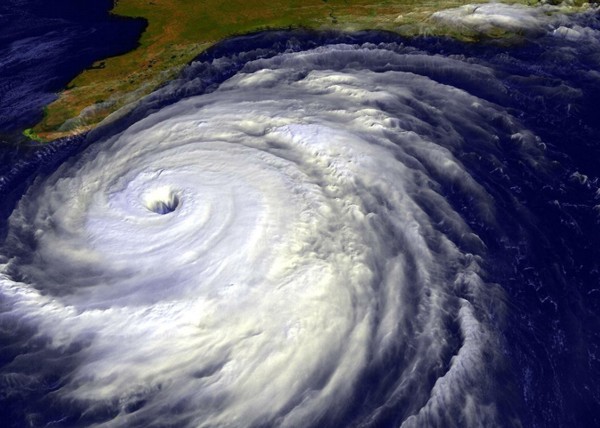 http://4.bp.blogspot.com/_94ZoBzXk394/TCKtOUcWTUI/AAAAAAAAACA/30mVCOyvGcc/s1600/tsunami.jpg