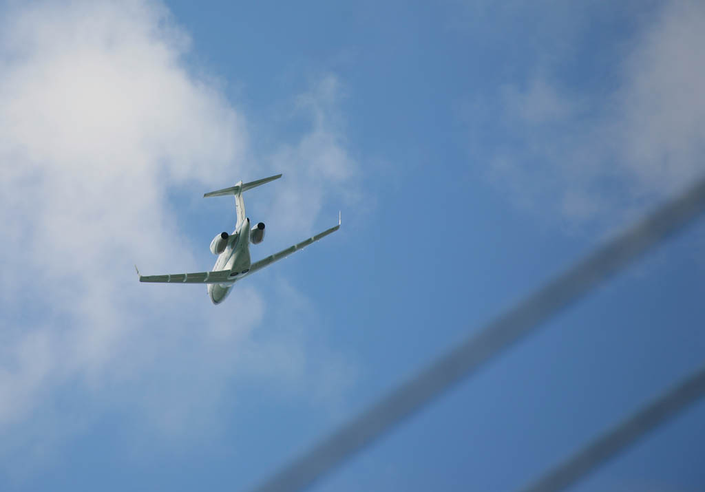 [plane2.jpg]