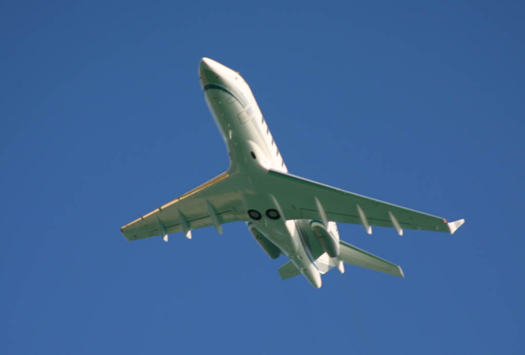 [plane1.jpg]