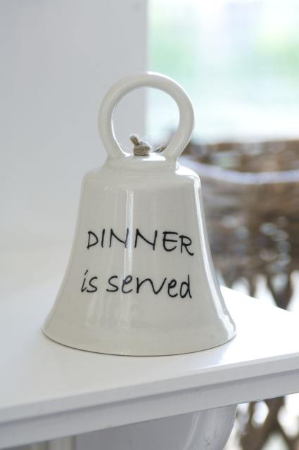 [riviera+maison+dinner+is+served.jpg]