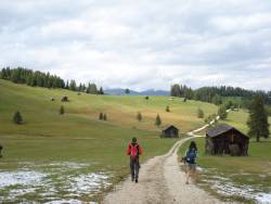[dolomites-hike2.jpg]