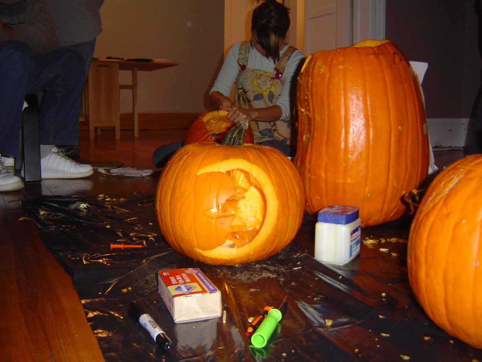 [Halloween_Pumpkin+Carving+party+004.jpg]