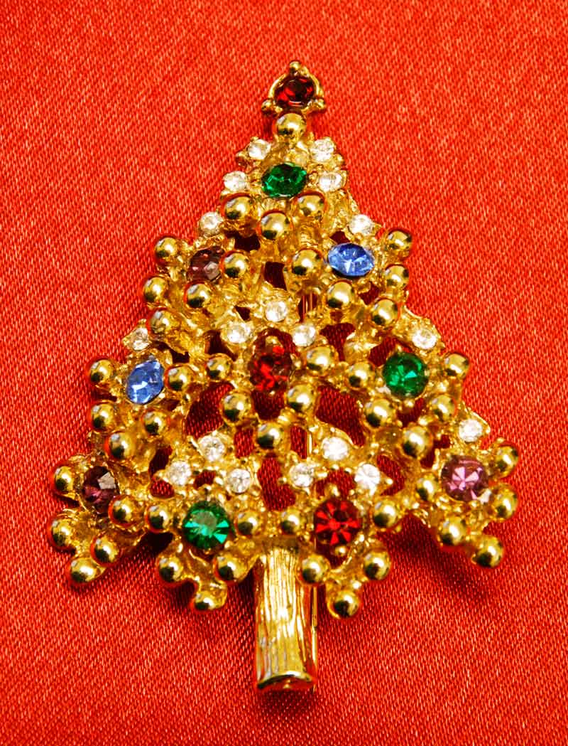 vintage costume jewelry Christmas tree pin