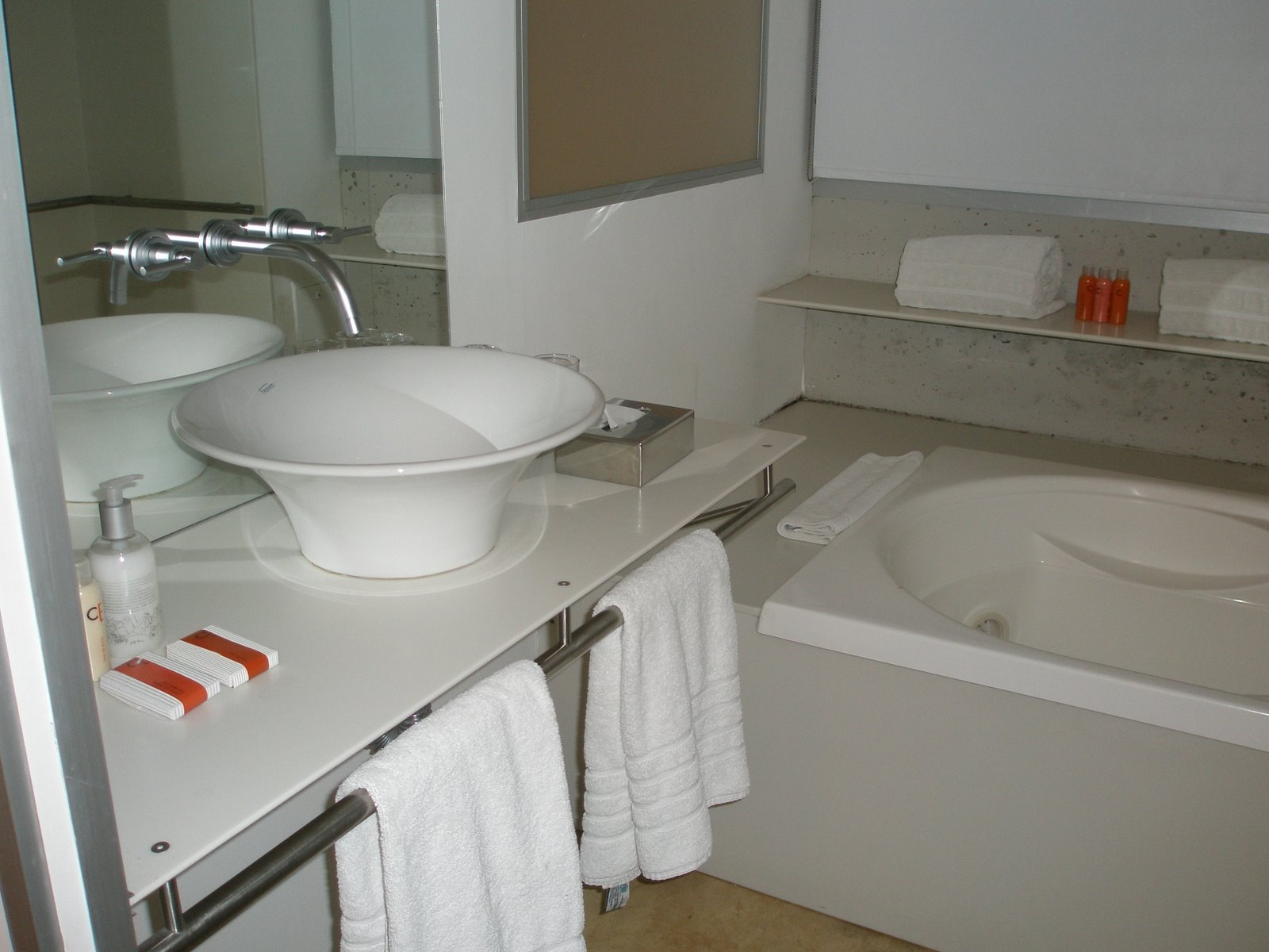 [P8090003.JPG]