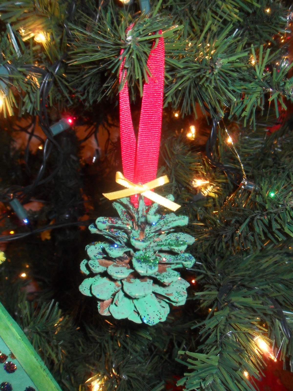 Simple Joy Crafting Pine Cone Christmas Tree Ornament Kids Project