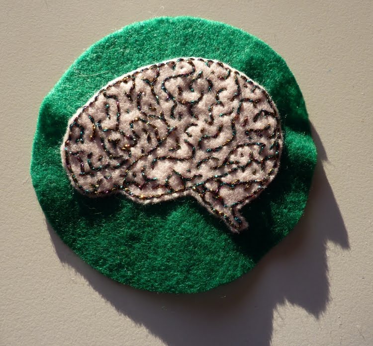 Trekky gets Crafty! Christmas Tree Brain Decoration!!!