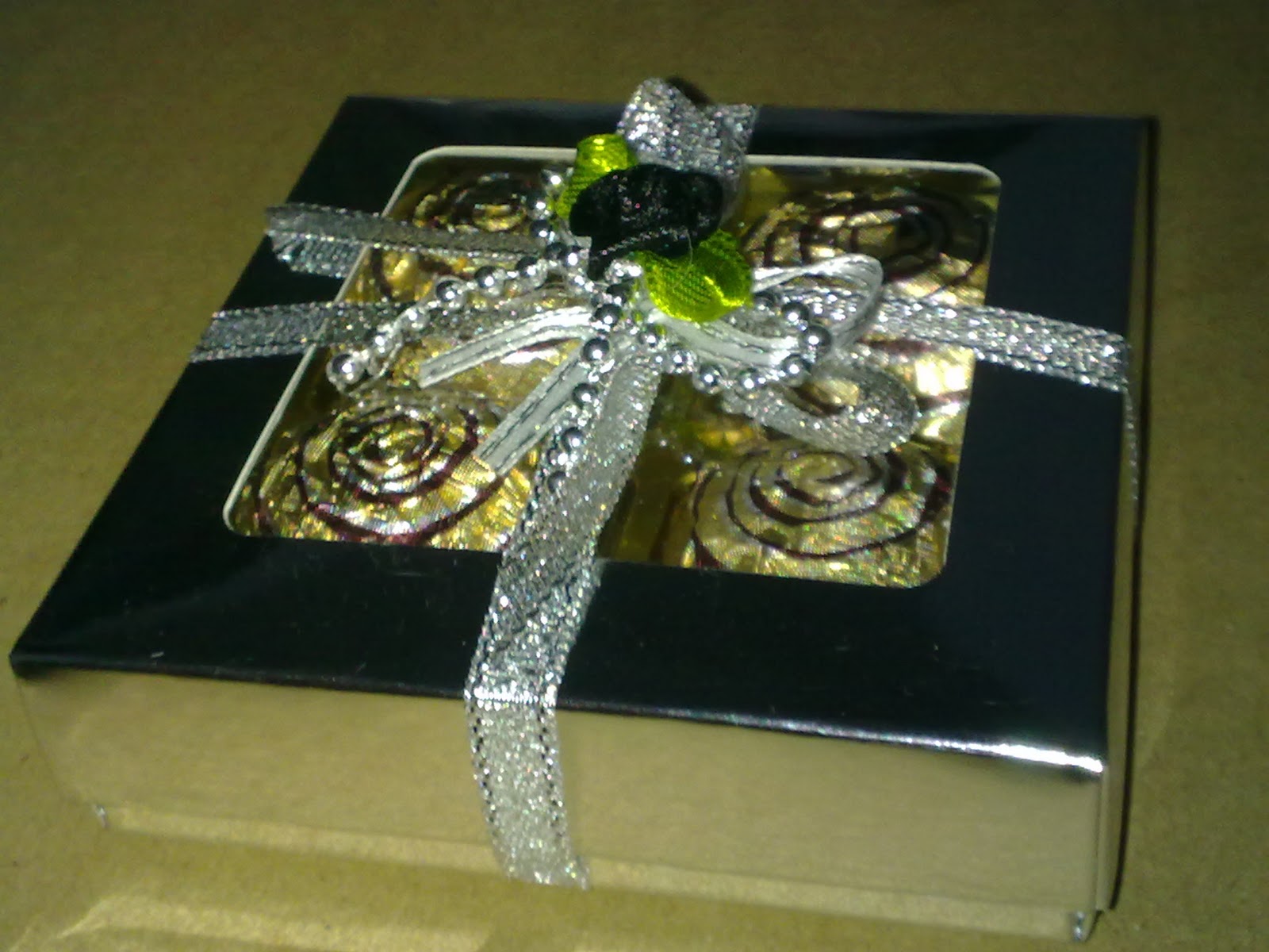 cakes.chantek: chocolatesdoor gift for a wedding