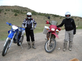 Kokopelli's Trail: Jon and me at the Rabbit Valley trailhead Kokopelli's Trail: Jon and me at the Rabbit Valley trailhead