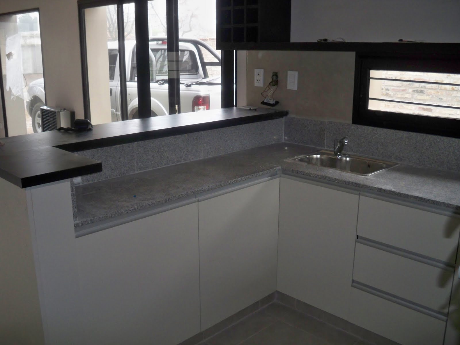 AKTUAL MUEBLES mueble de cocina con desayunador AKTUAL MUEBLES mueble de cocina con desayunador