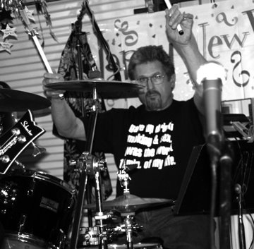 [smallbwIMG_2466+.jpg]