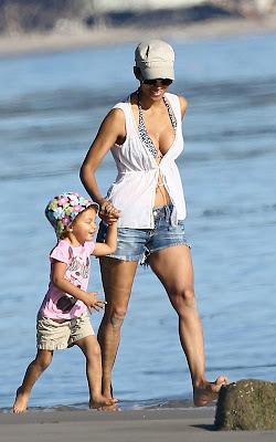 Halle Berry with her daughter Nahla,Entertainment