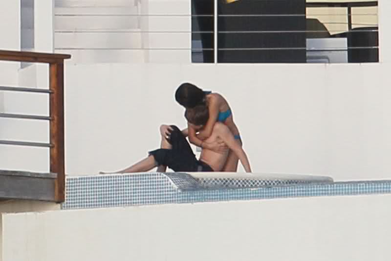 justin bieber and selena gomez justin bieber and selena gomez 2011 pics. justin bieber and selena gomez