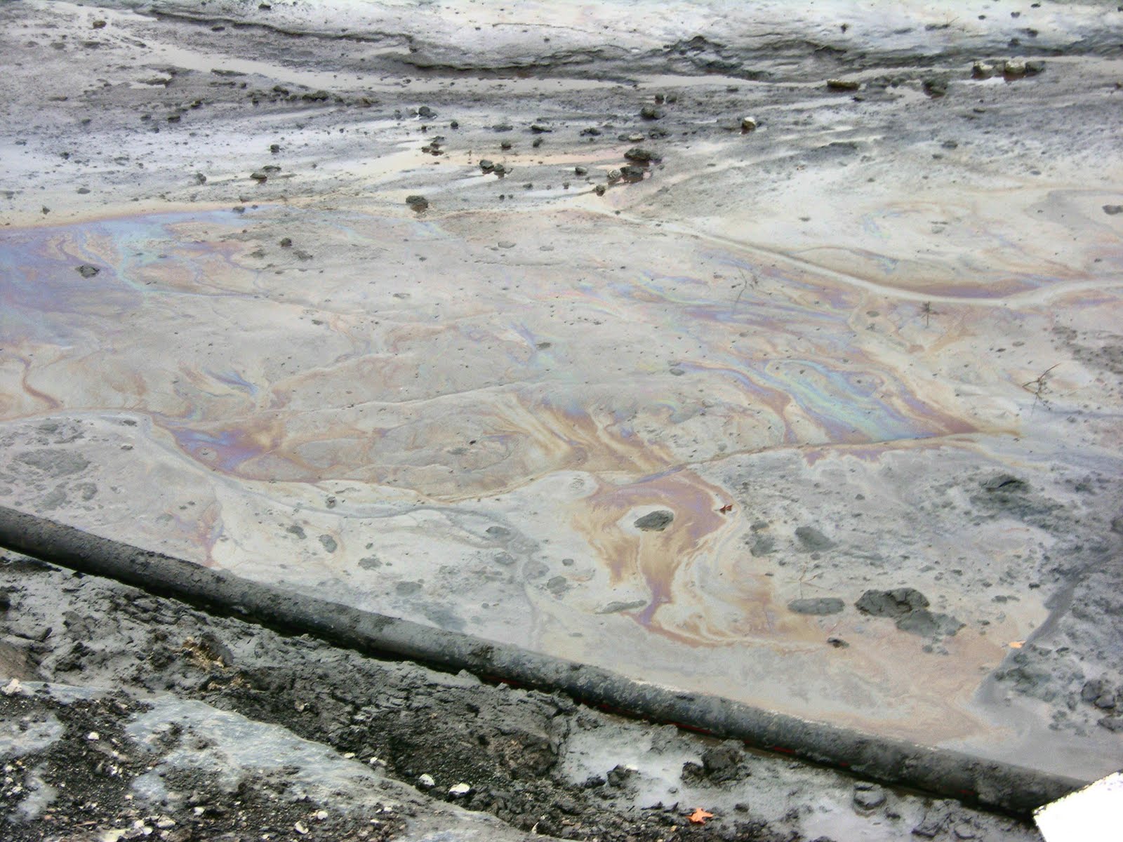 [oily+mud.JPG]