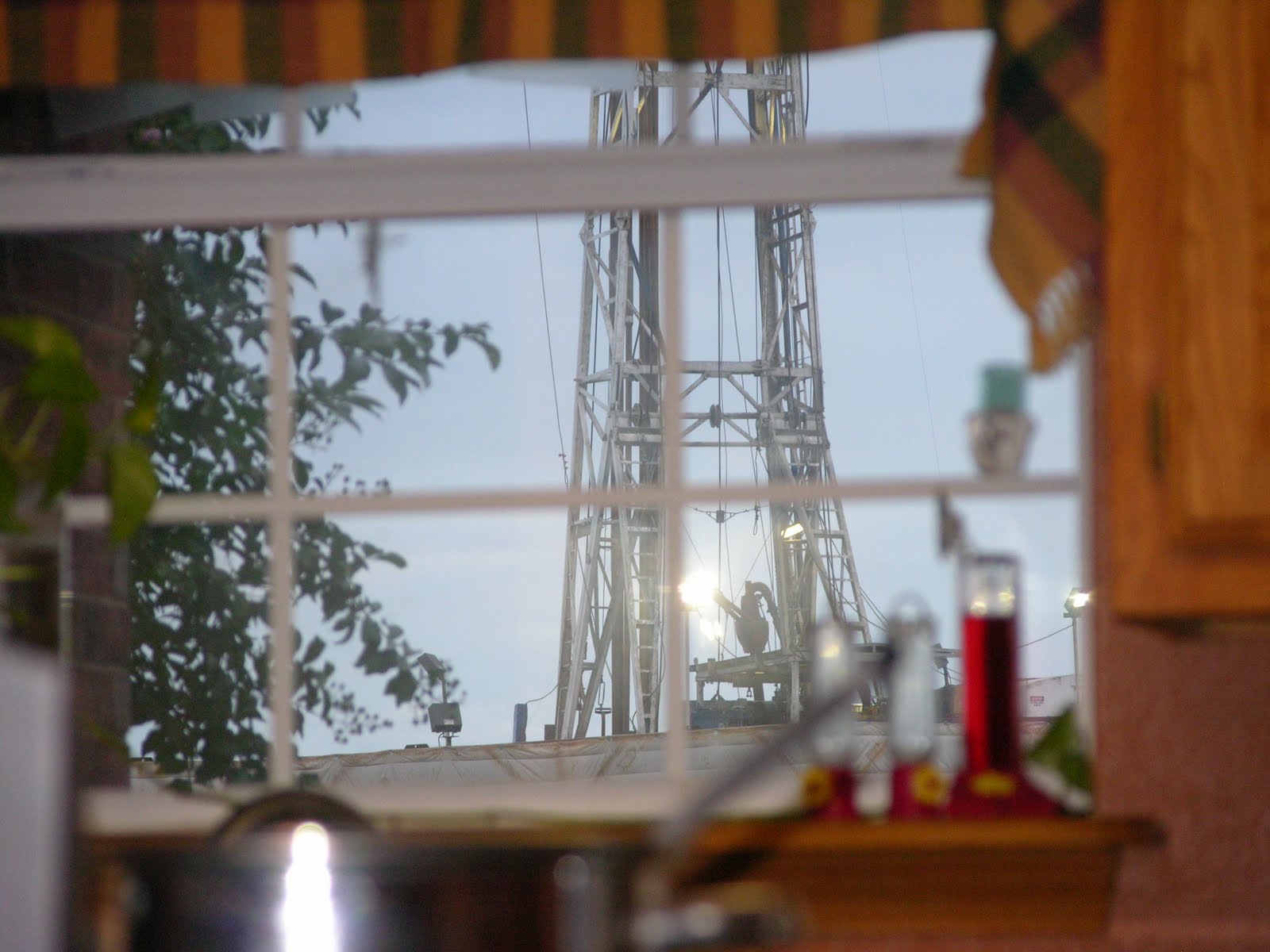 [kitchen+window.JPG]